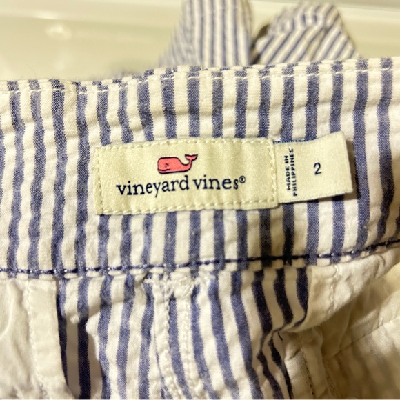 Vineyard Vines Vineyard striped embroidered whale shorts size 2 - Picture 3 of 4